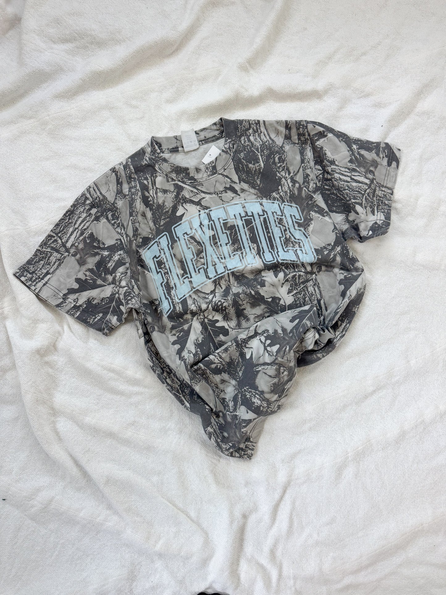CARROLLTON FLEXETTES camo tee