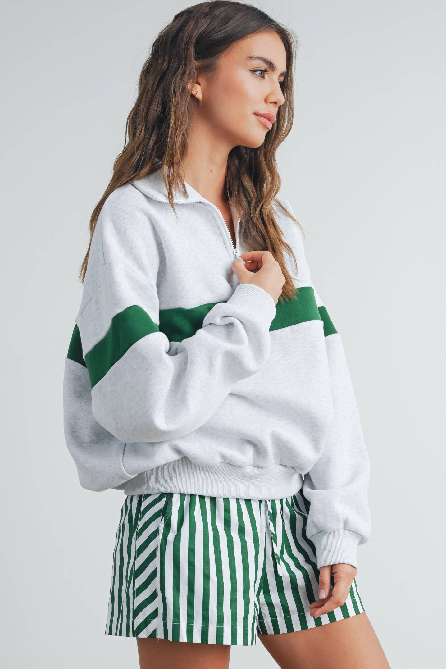 BMT7535 - TWO-TONED HALF ZIP COLLAR SWEATSHIRT