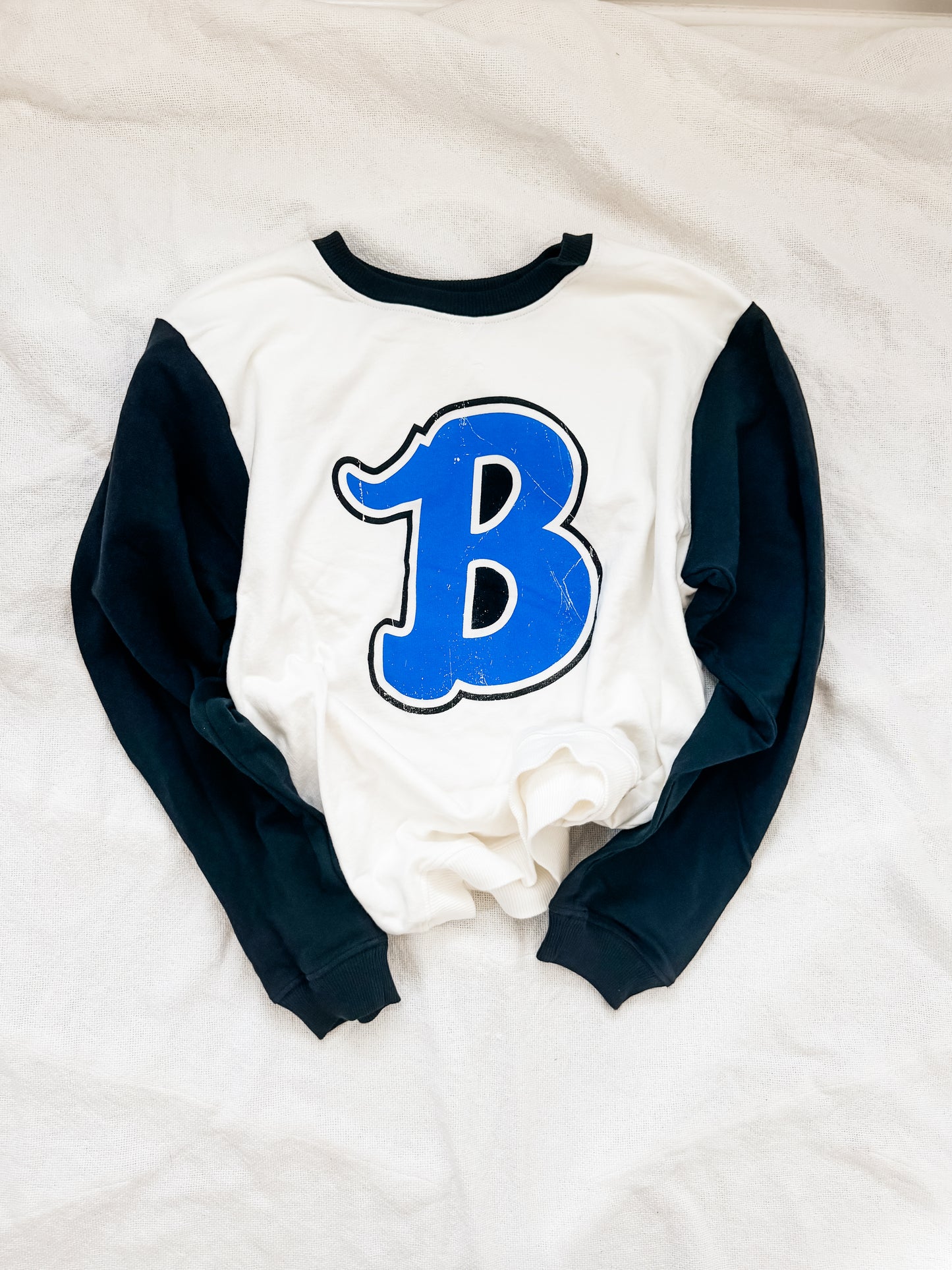 B color block lightweight sweatshirt