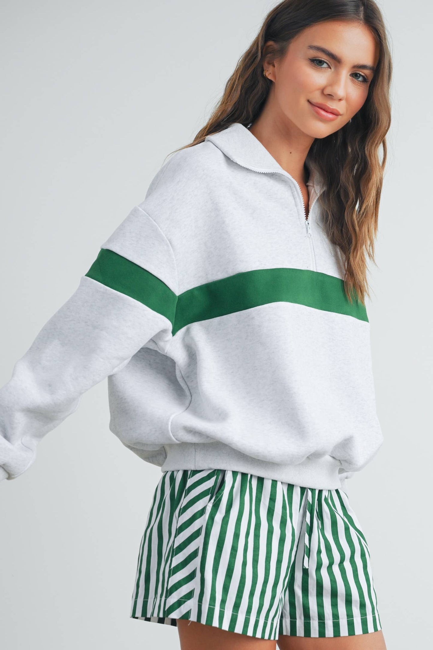 BMT7535 - TWO-TONED HALF ZIP COLLAR SWEATSHIRT