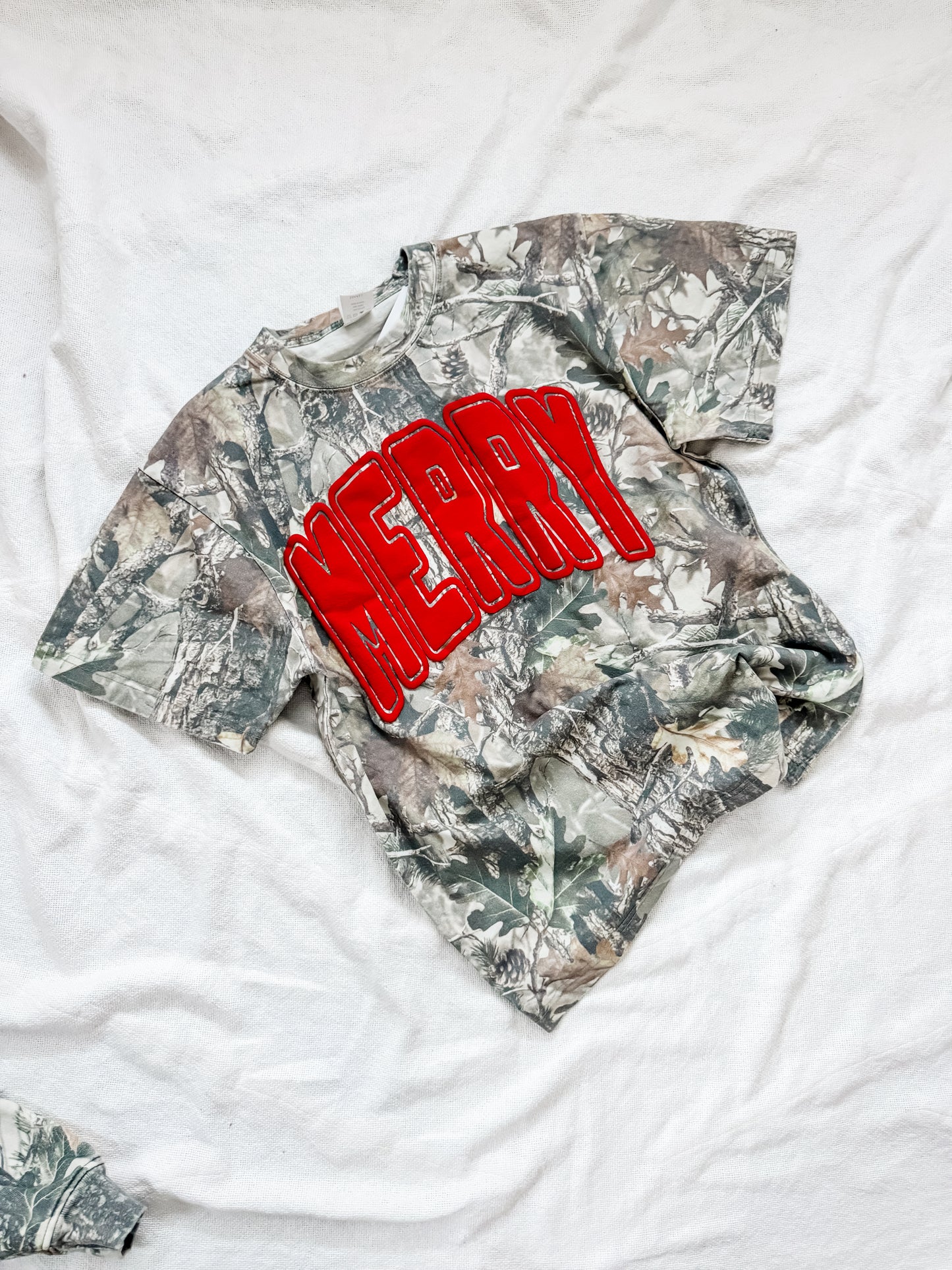 MERRY adult camo tee