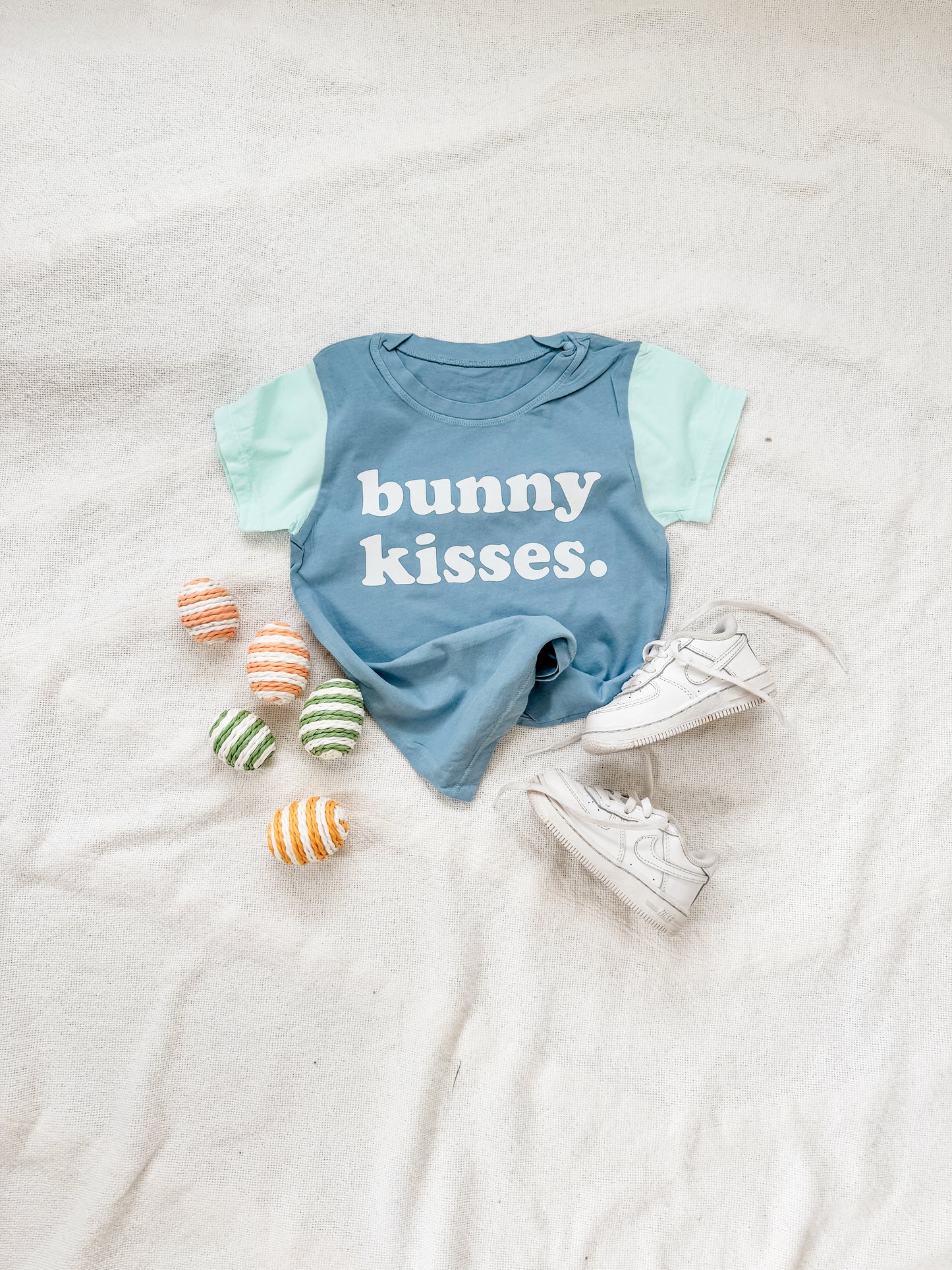 bunny kisses (blue)