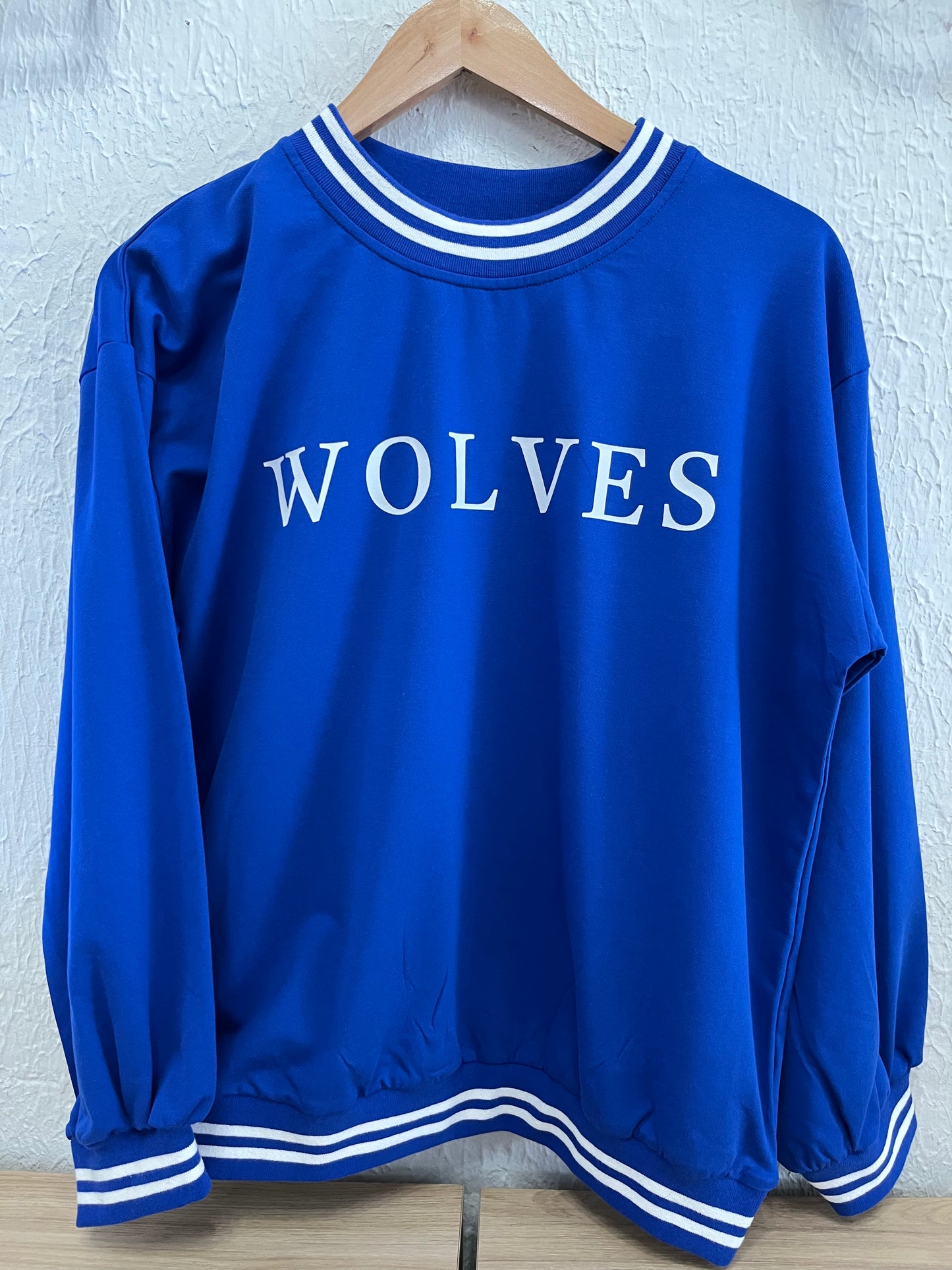 WOLVES vintage crew