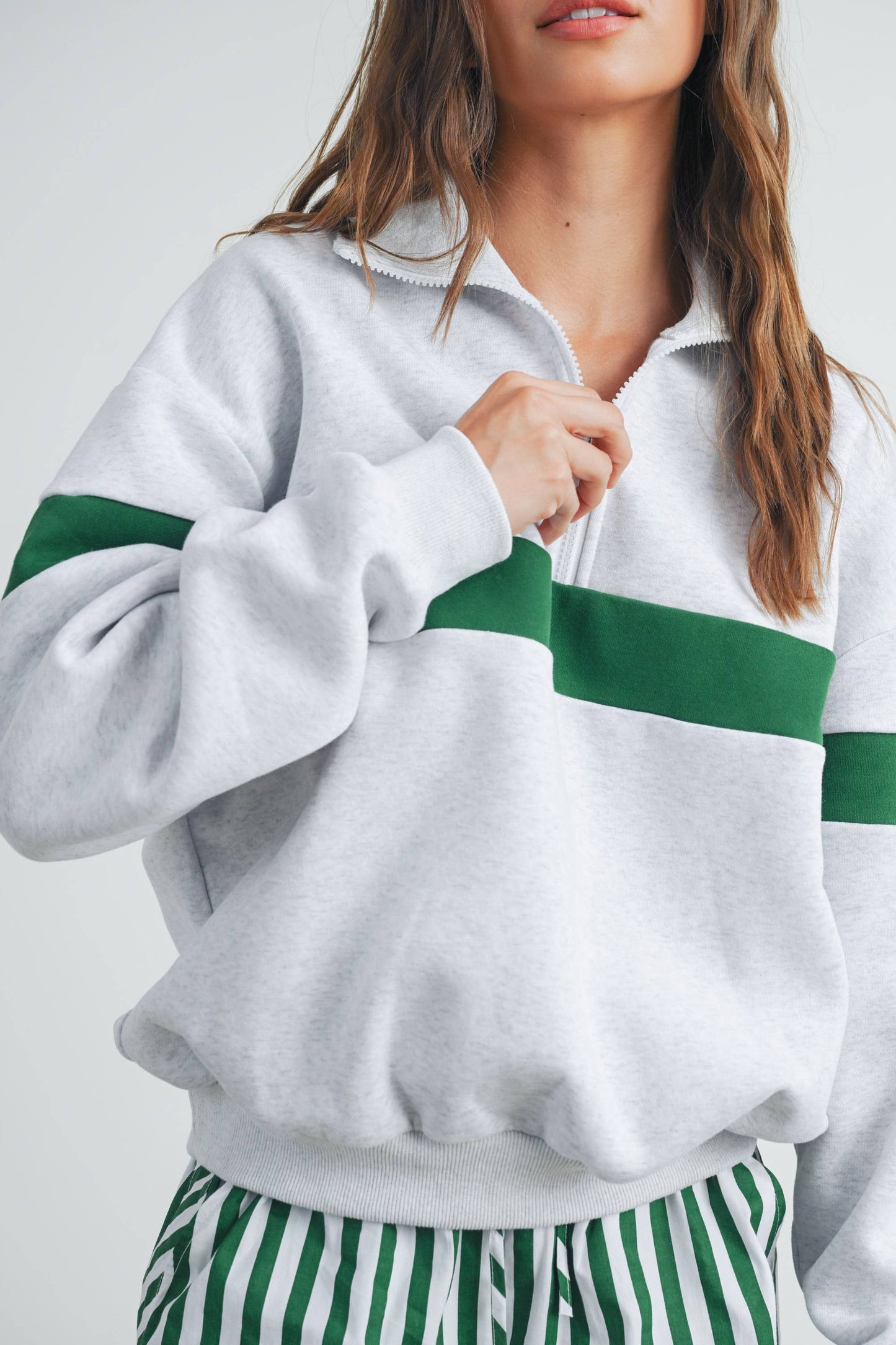 BMT7535 - TWO-TONED HALF ZIP COLLAR SWEATSHIRT