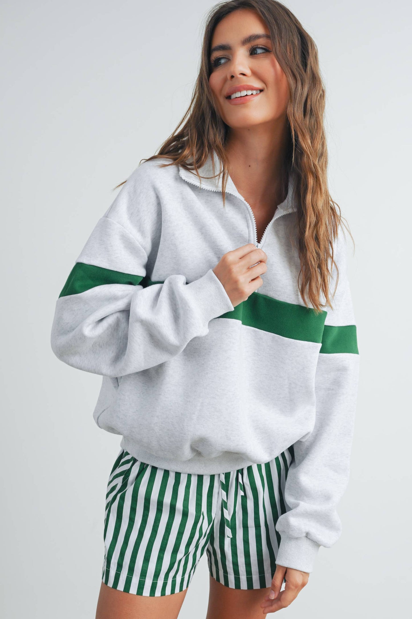 BMT7535 - TWO-TONED HALF ZIP COLLAR SWEATSHIRT
