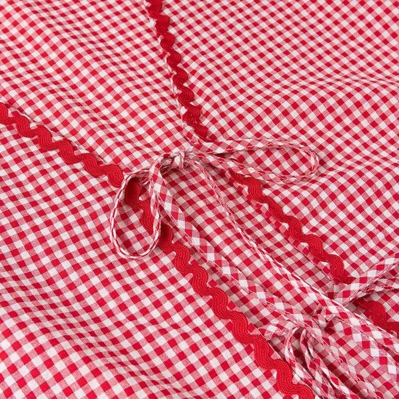 Ric Rac heart-inspired patching Gingham tie front blouse