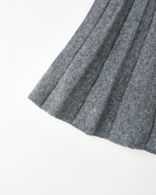KNIT PLEATED SKIRT || HEATHERED GREY