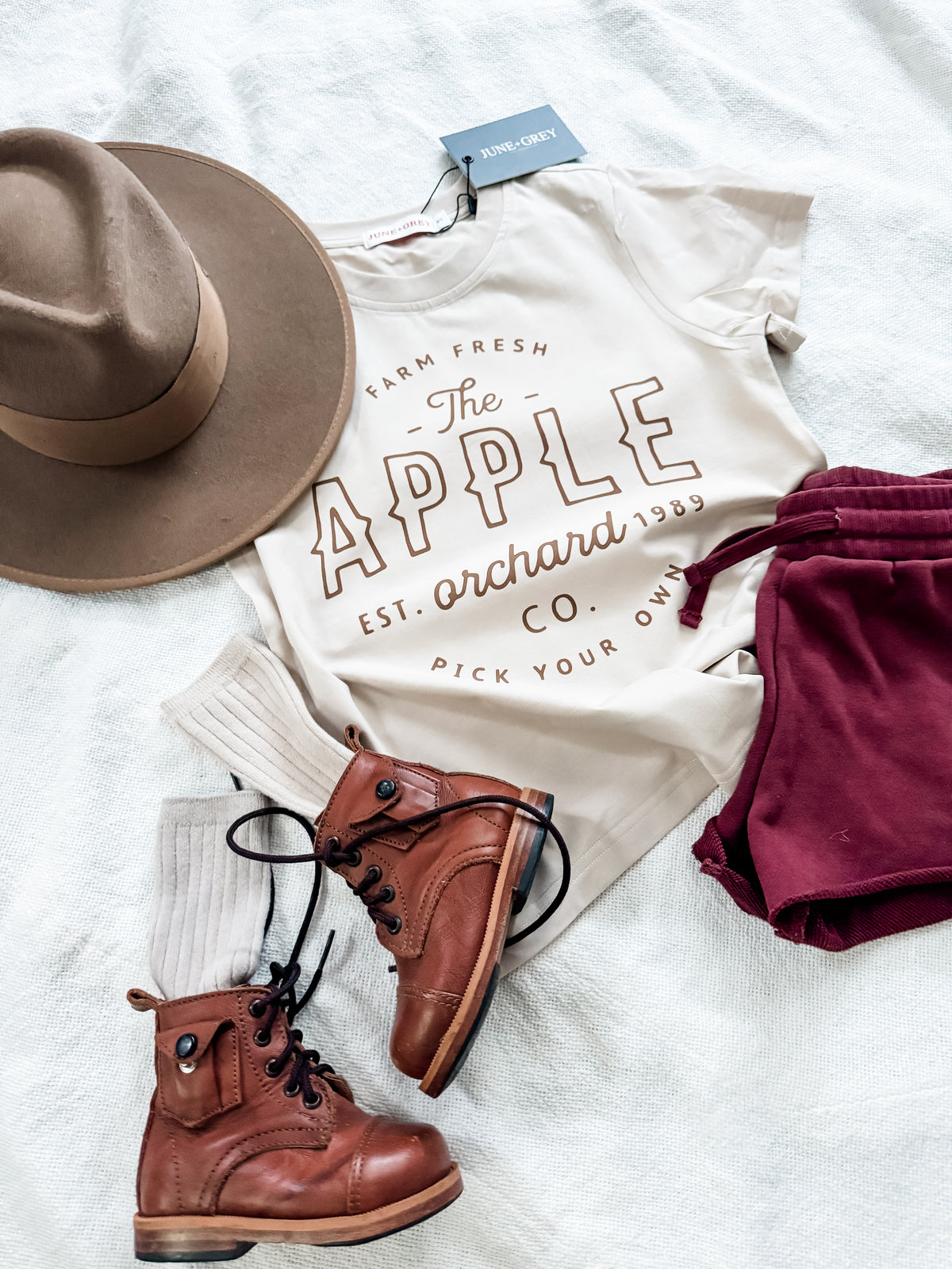 Apple orchard tee