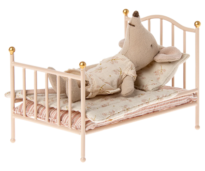 Vintage bed, Mouse- Rose