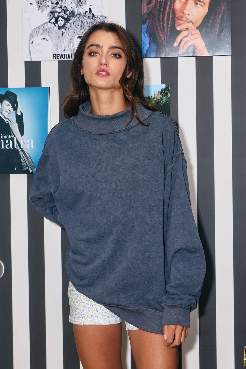 IT2594-3 Vintage Wash Print Oversized Sweatshirt
