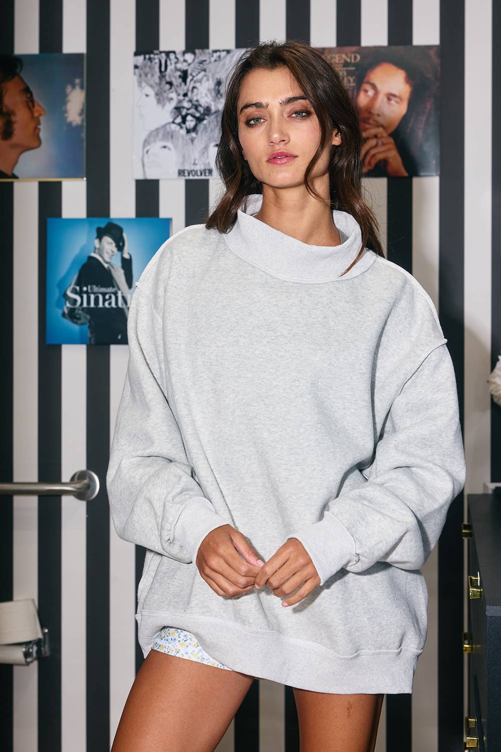 IT2594-3 Vintage Wash Print Oversized Sweatshirt