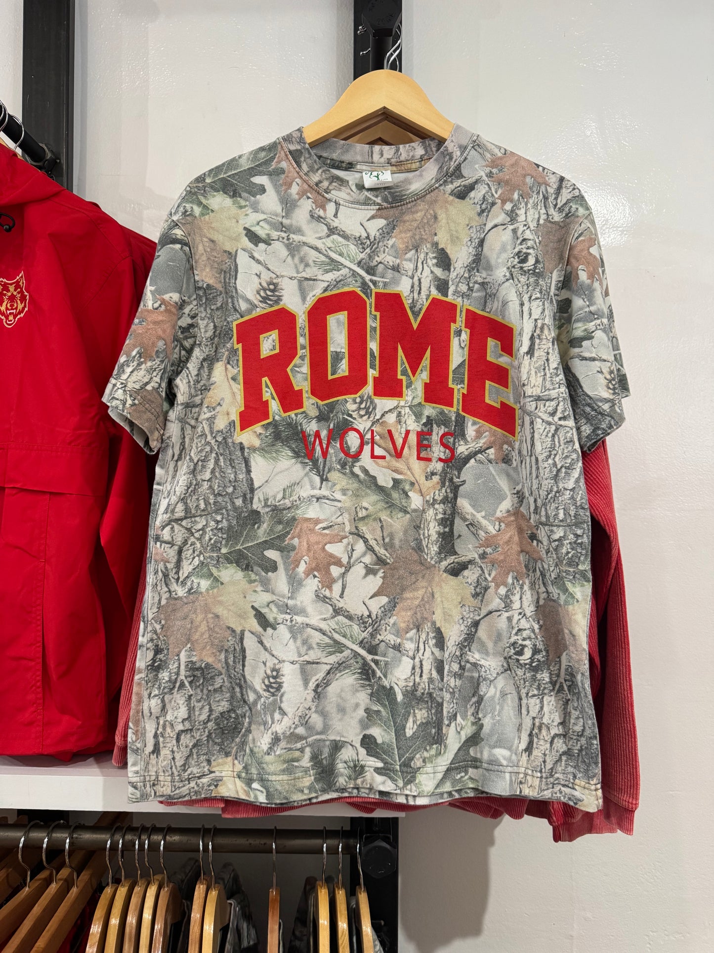 ROME WOLVES Camo Tee