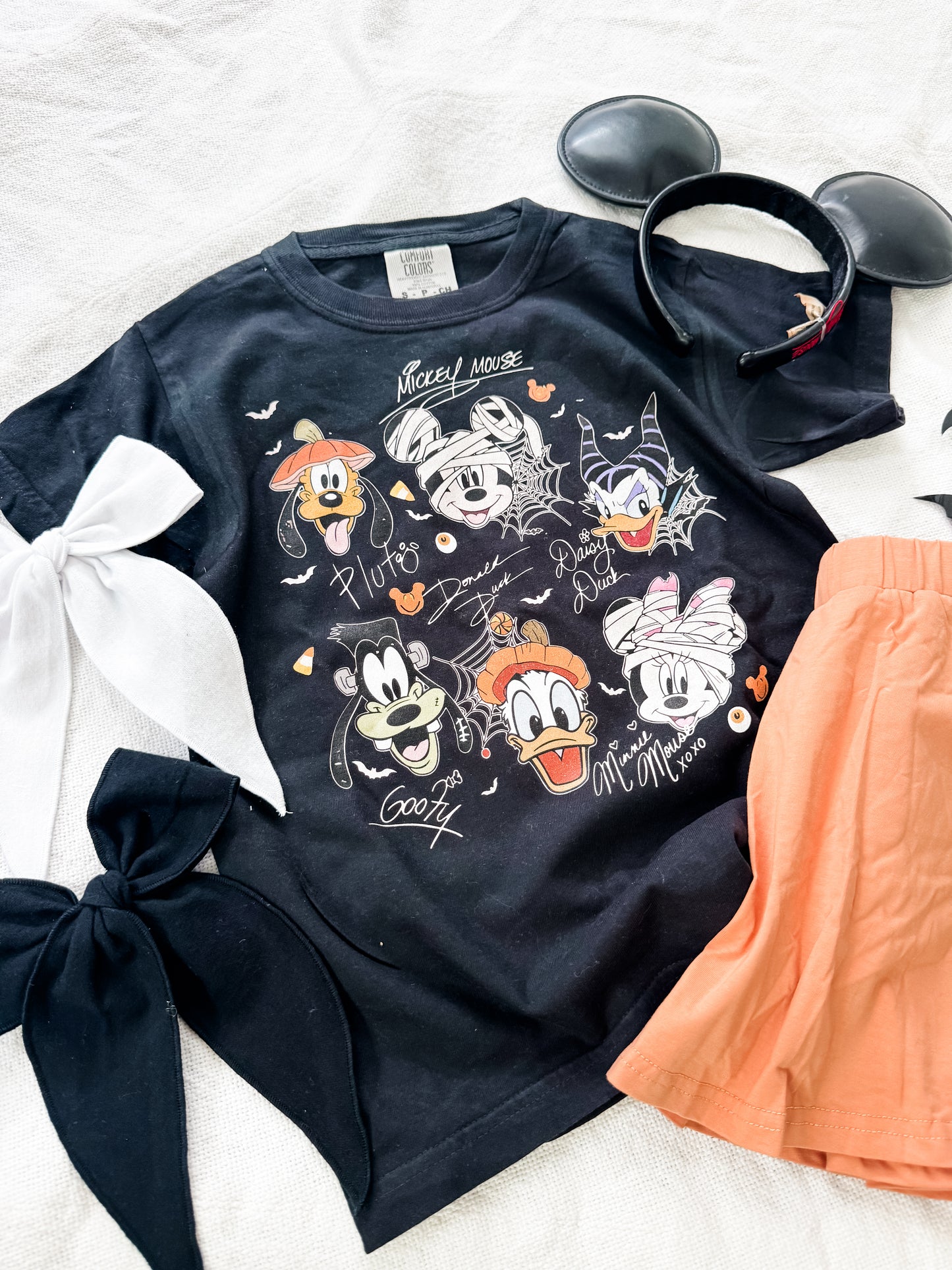 Halloween signature tee