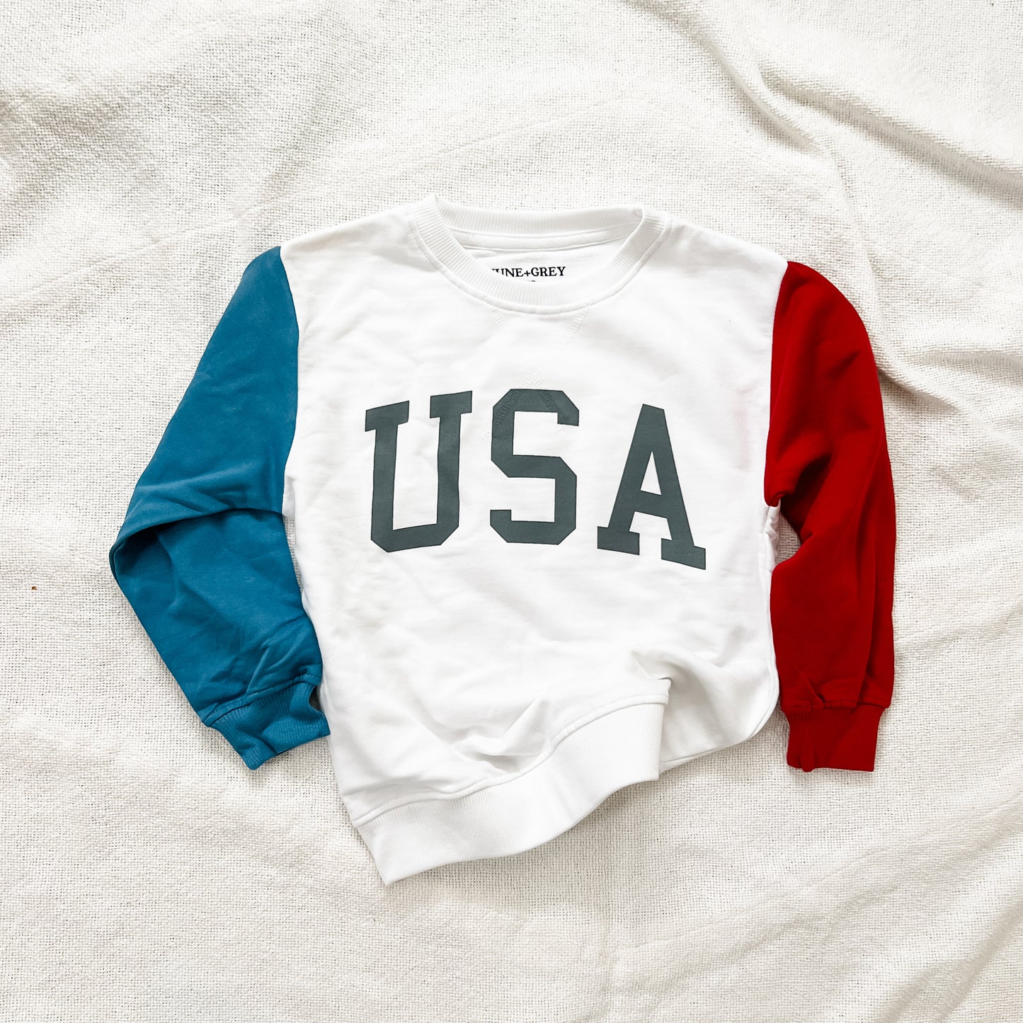 USA sweatshirt NEW