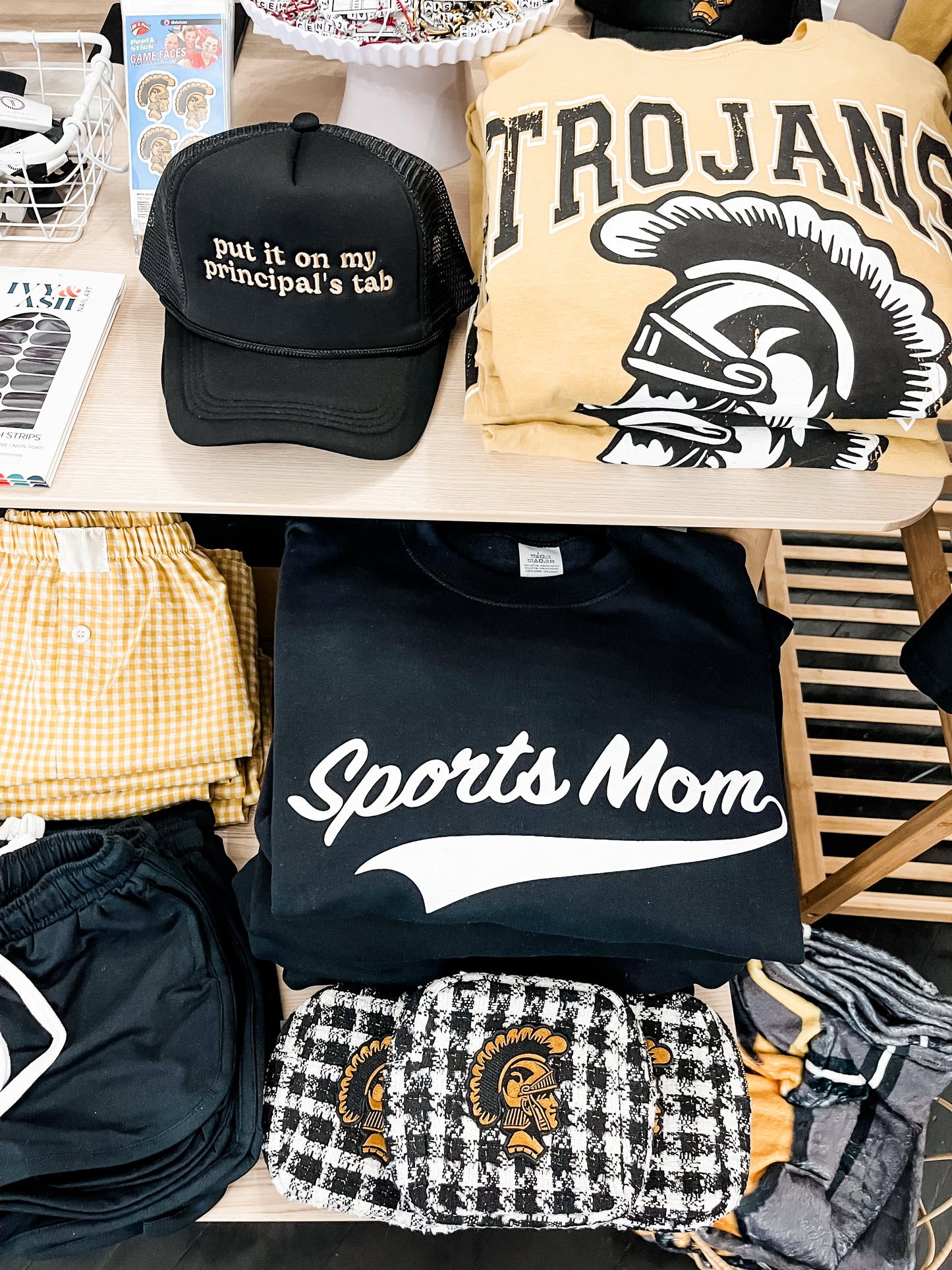 Sports Mom Sweatshirt (black)