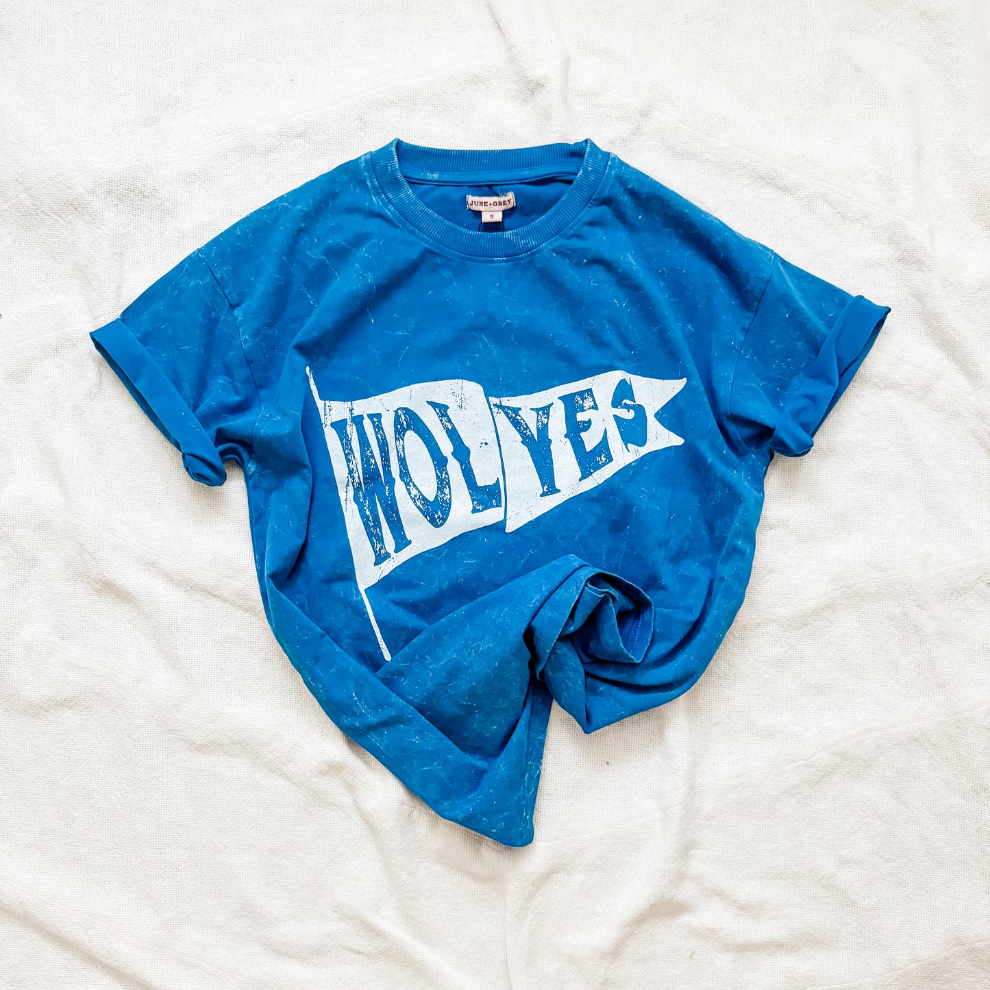 WOLVES pennant tee