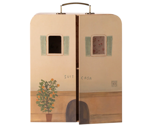 Suitcasa, Little Sister and Brother