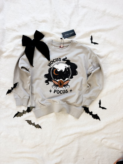 HOCUS POCUS globe sweatshirt