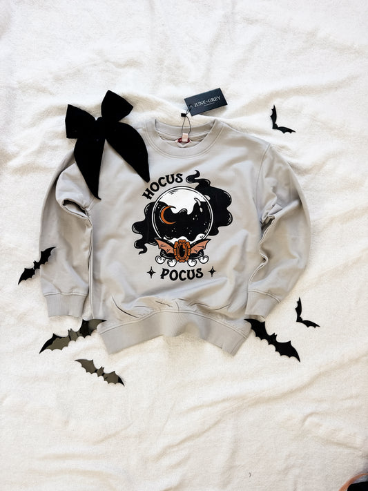 HOCUS POCUS globe sweatshirt