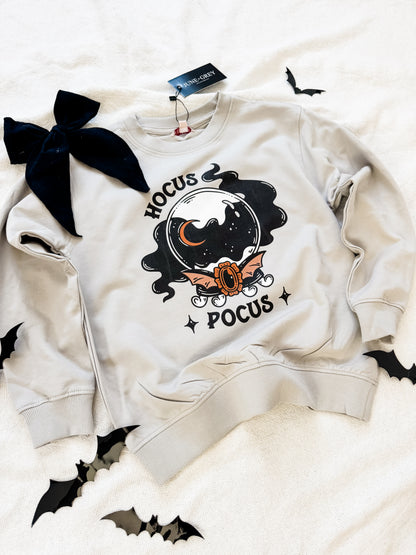 HOCUS POCUS globe sweatshirt