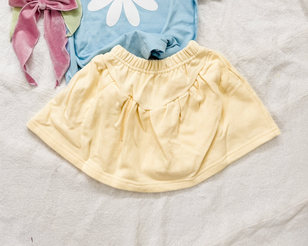 yellow skirt