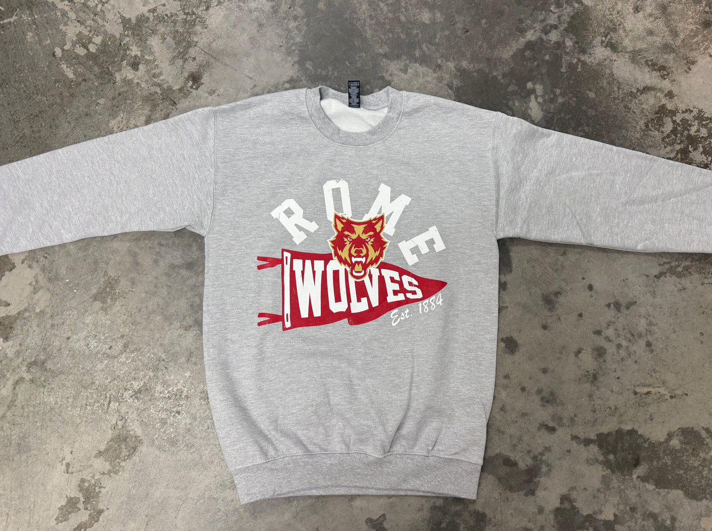 ROME PENNANT FLAG CREWNECK