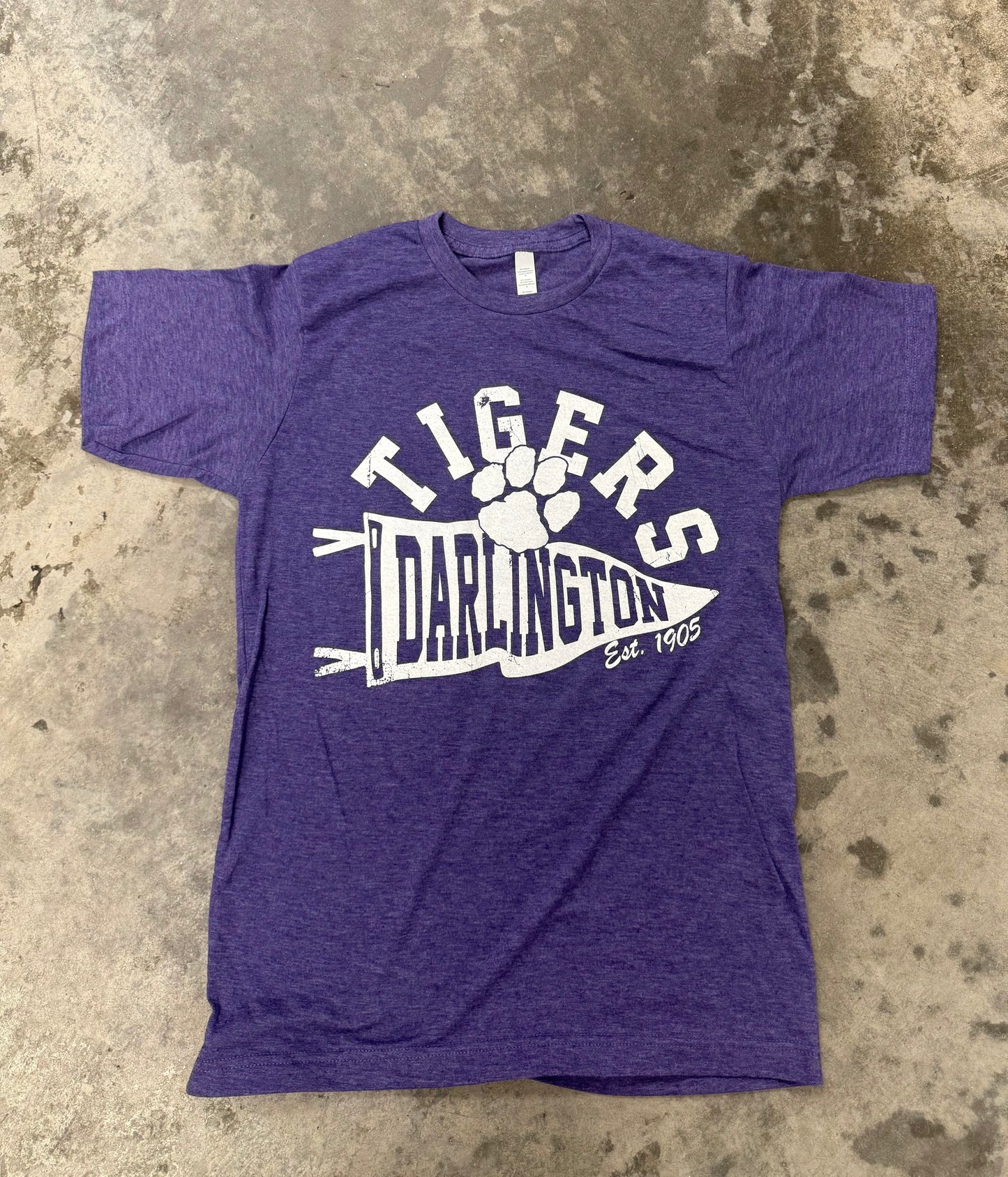 TIGERS PENNANT FLAG TEE