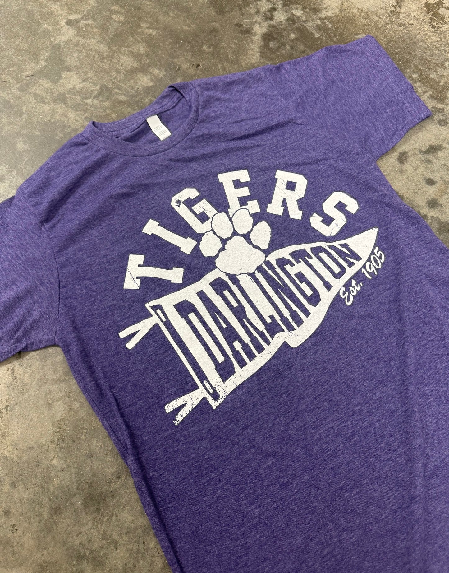 TIGERS PENNANT FLAG TEE