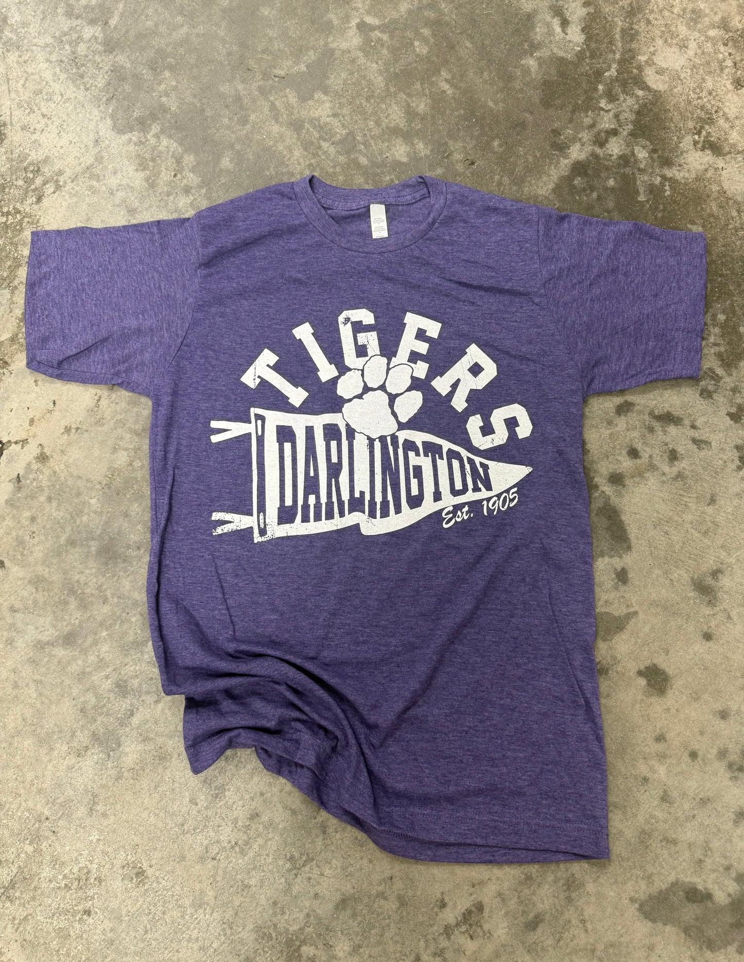 TIGERS PENNANT FLAG TEE