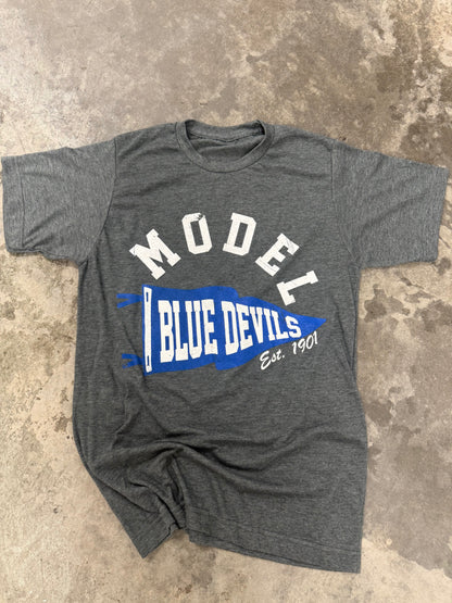 MODEL PENNANT FLAG TEE