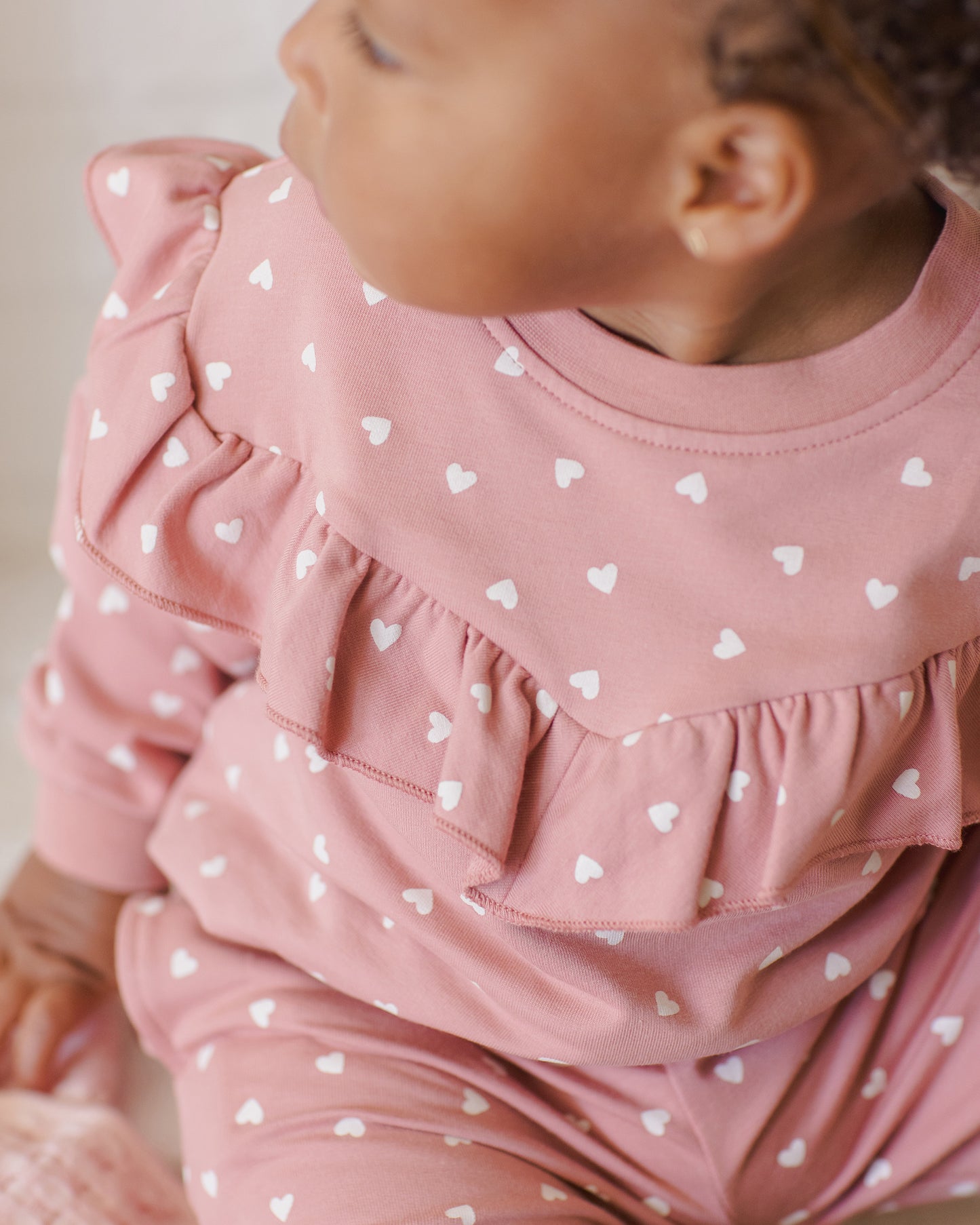 RUFFLE SWEATSHIRT || LIPSTICK HEARTS