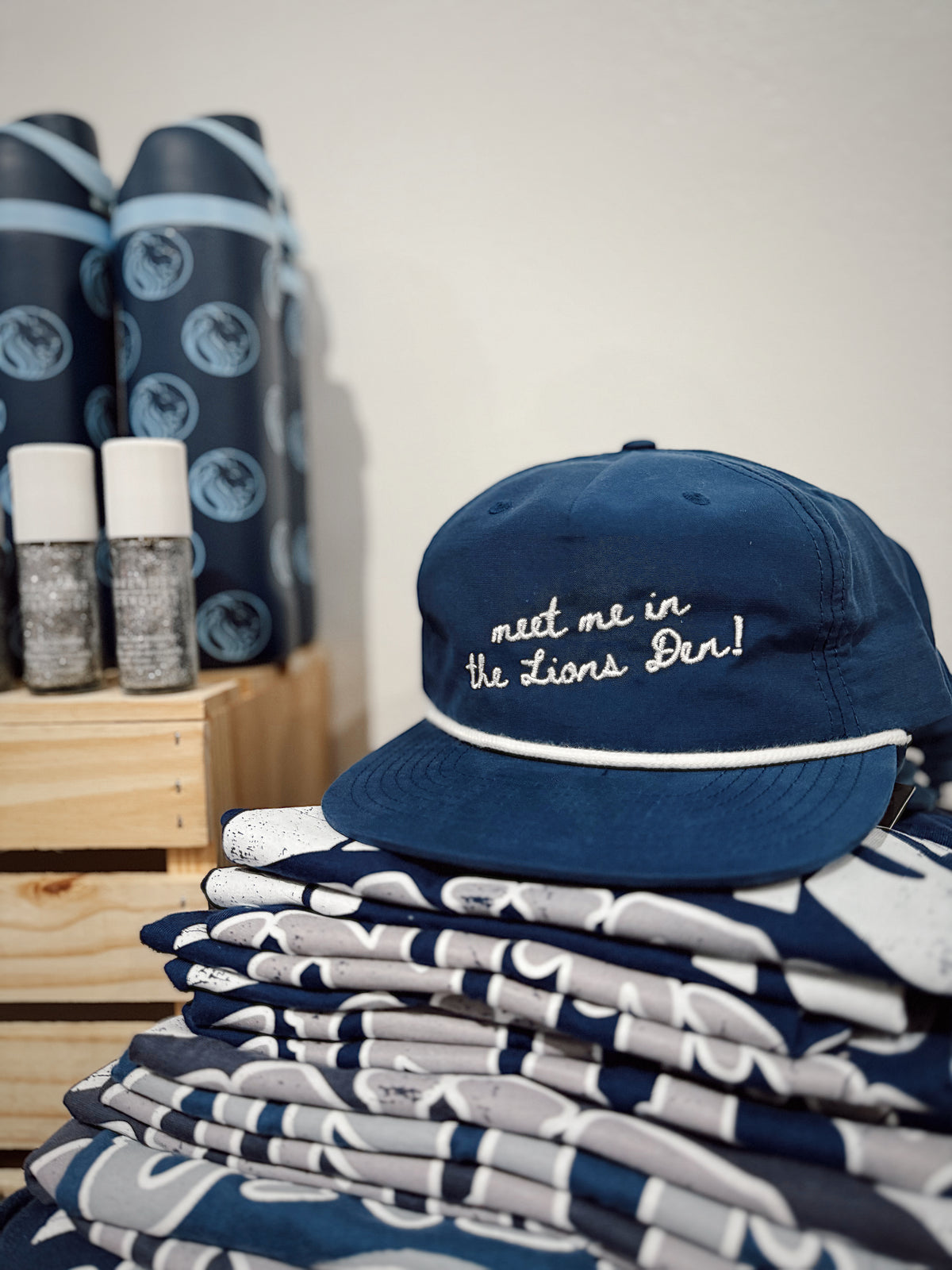 Meet me in the Lions Den Hat