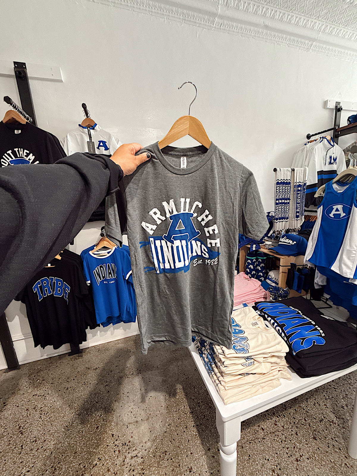 ARMUCHEE PENNANT FLAG TEE