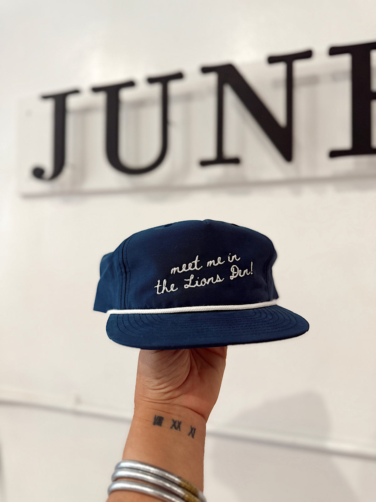 Meet me in the Lions Den Hat