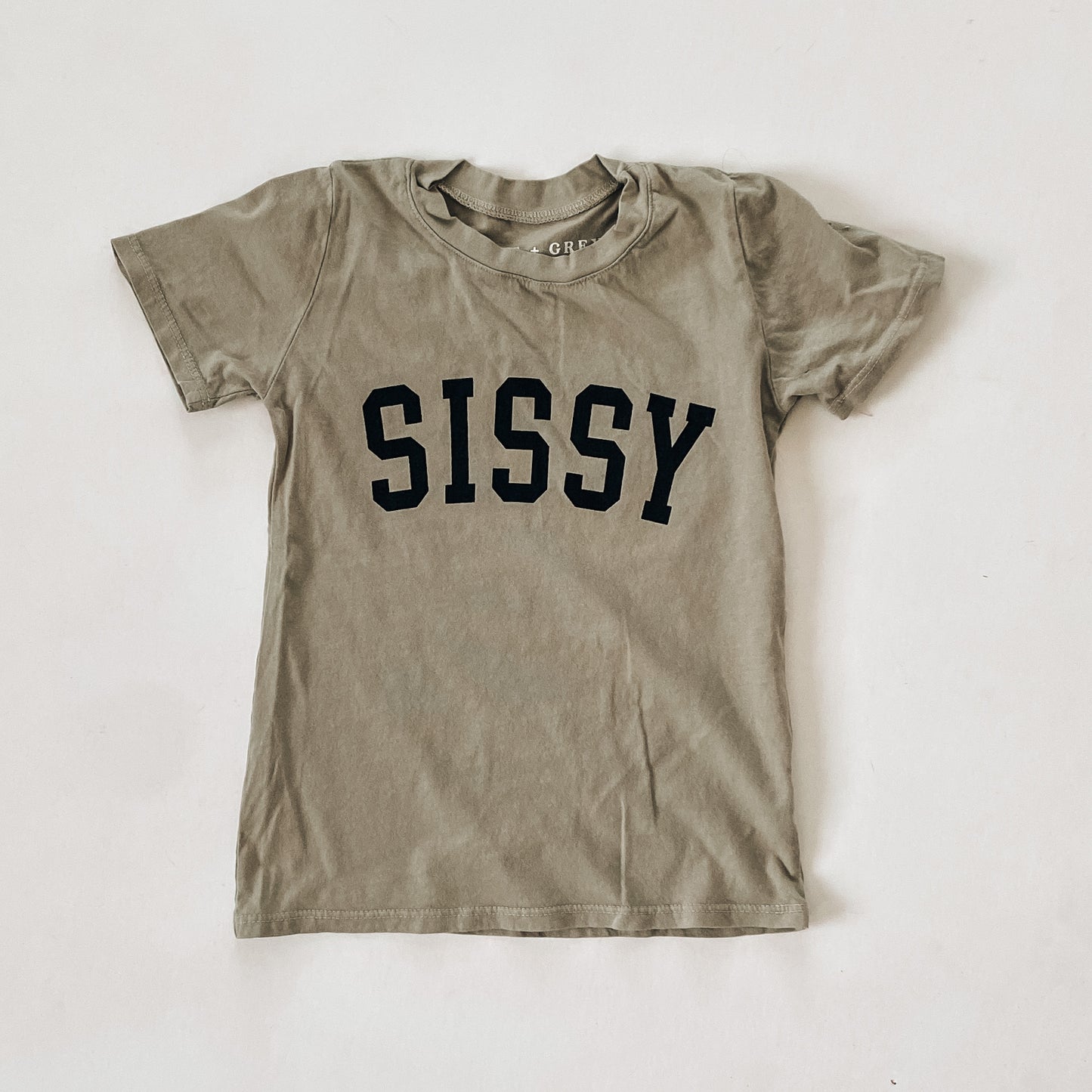 SISSY. tee