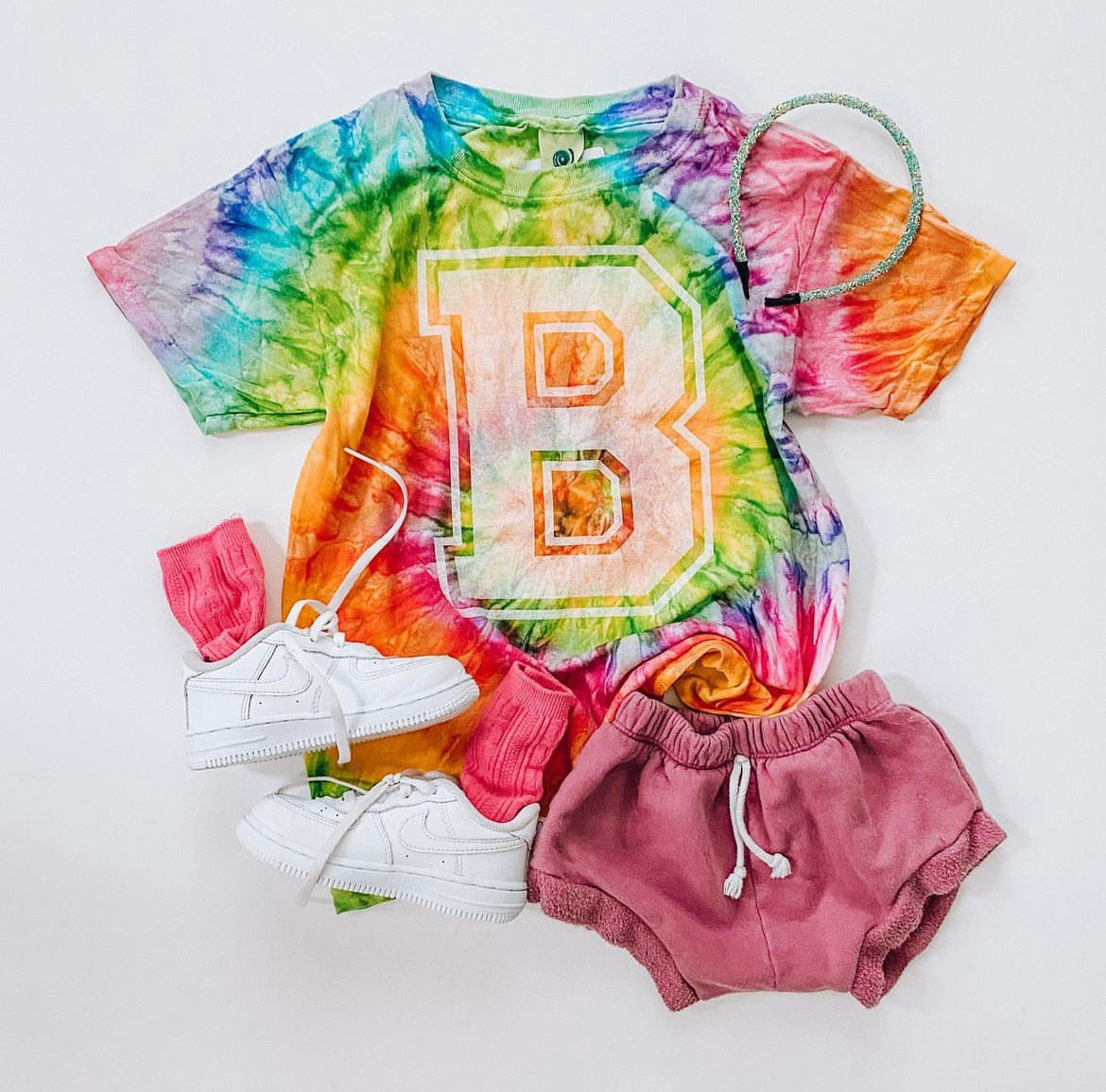 B tie dye neon