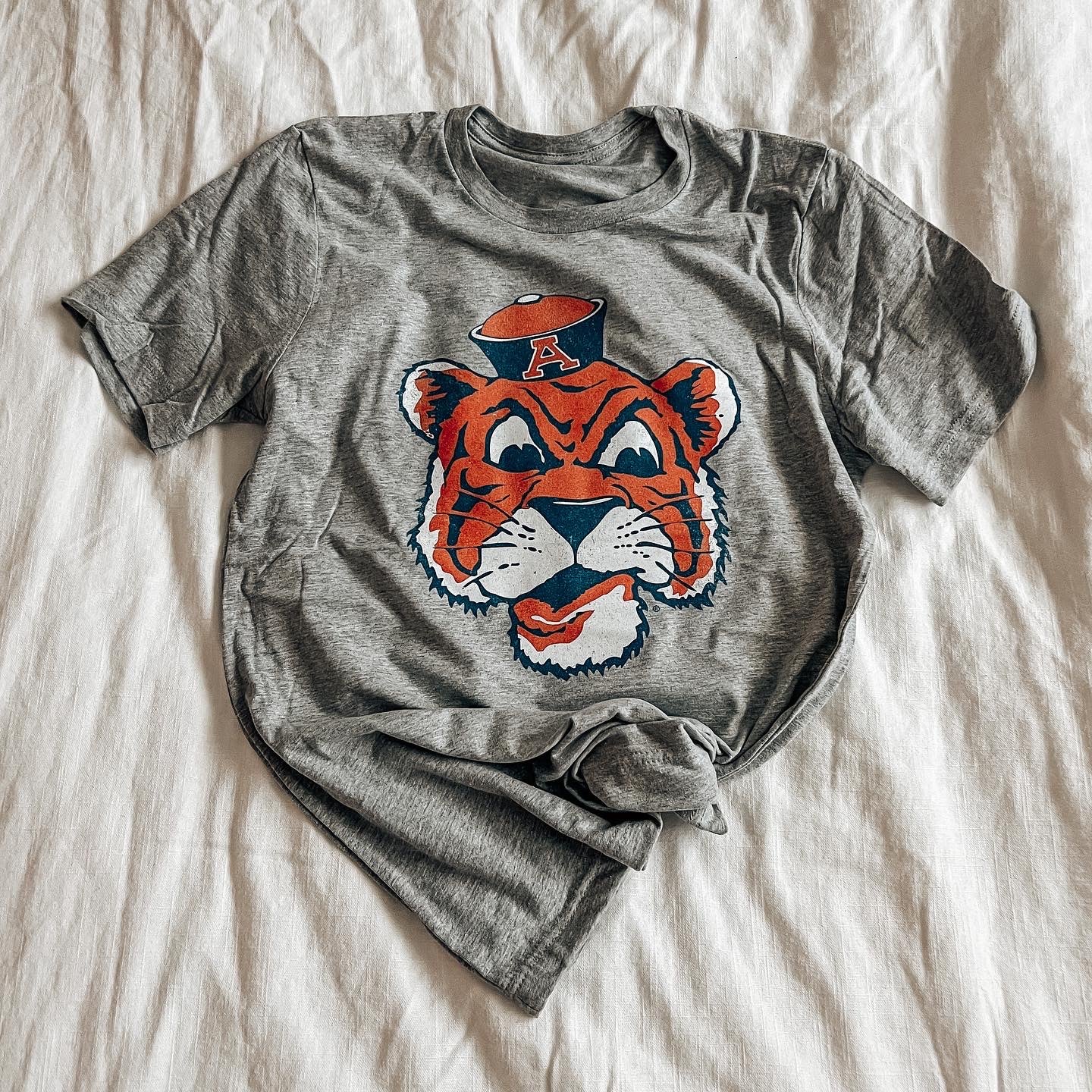 AUBIE tee